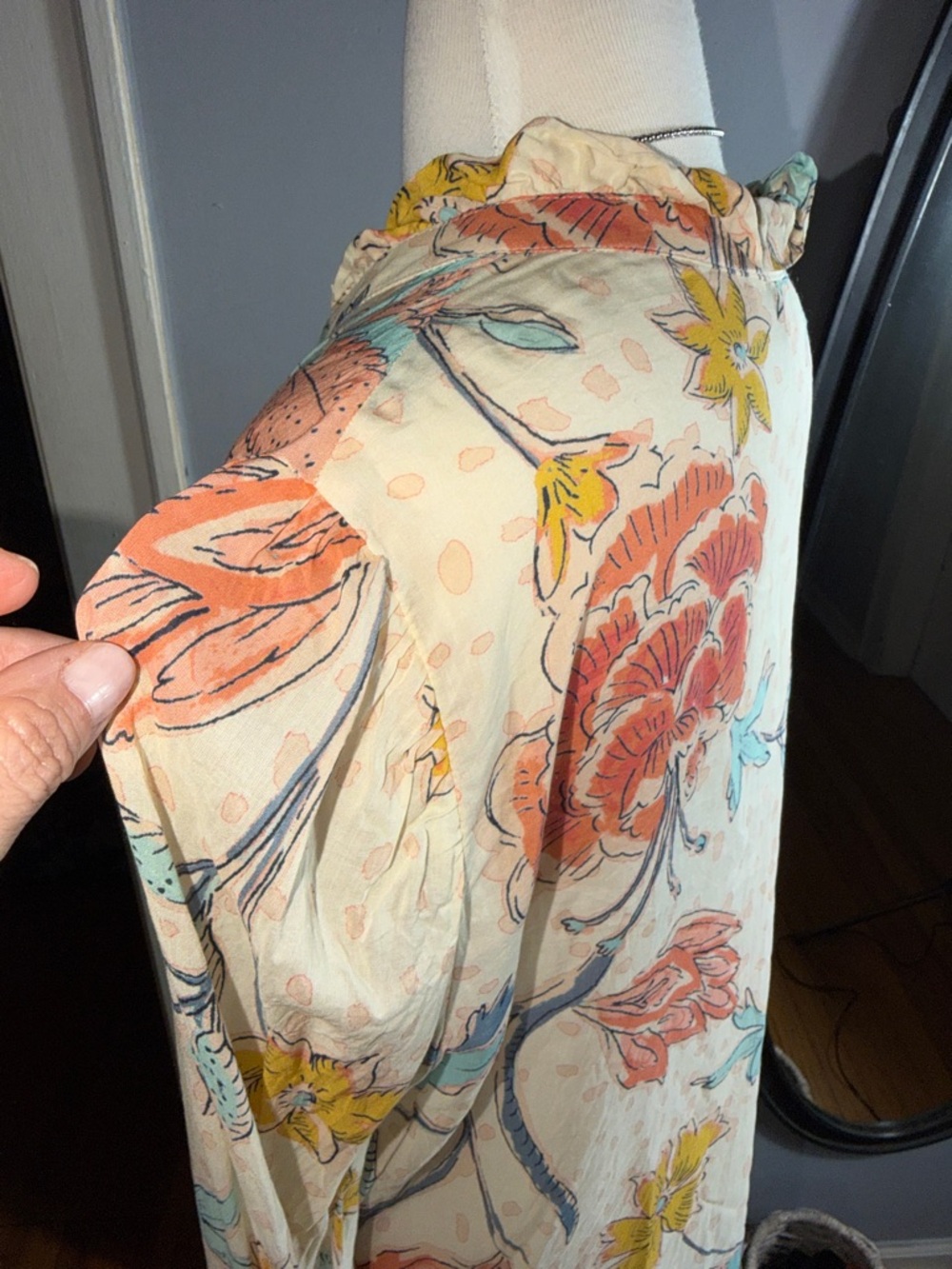 Spartina 449 Cream Floral V-Neck Blouse with Yellow & Coral Accents - Picture 7 of 9